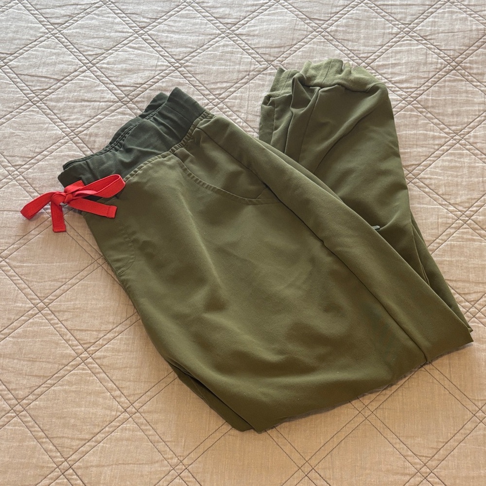 Figs Scrub Joggers with Red Accent